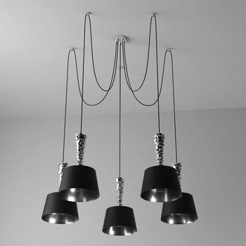 Предусмотрена возможность изменения положения плафонов