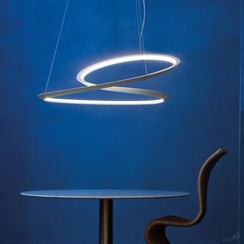 Светильник представлен в белом и черном цвете